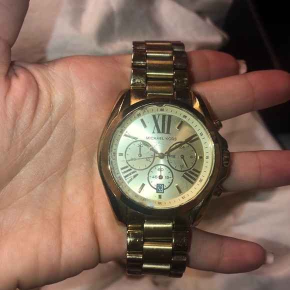 Michale Kors large gold watch - Picture 2 of 7